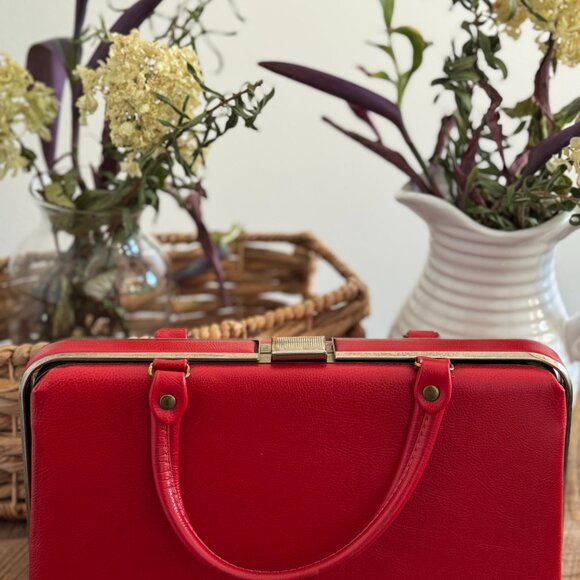 Vintage Red Structured Frame Bag Mid-Century - Picture 1 of 14